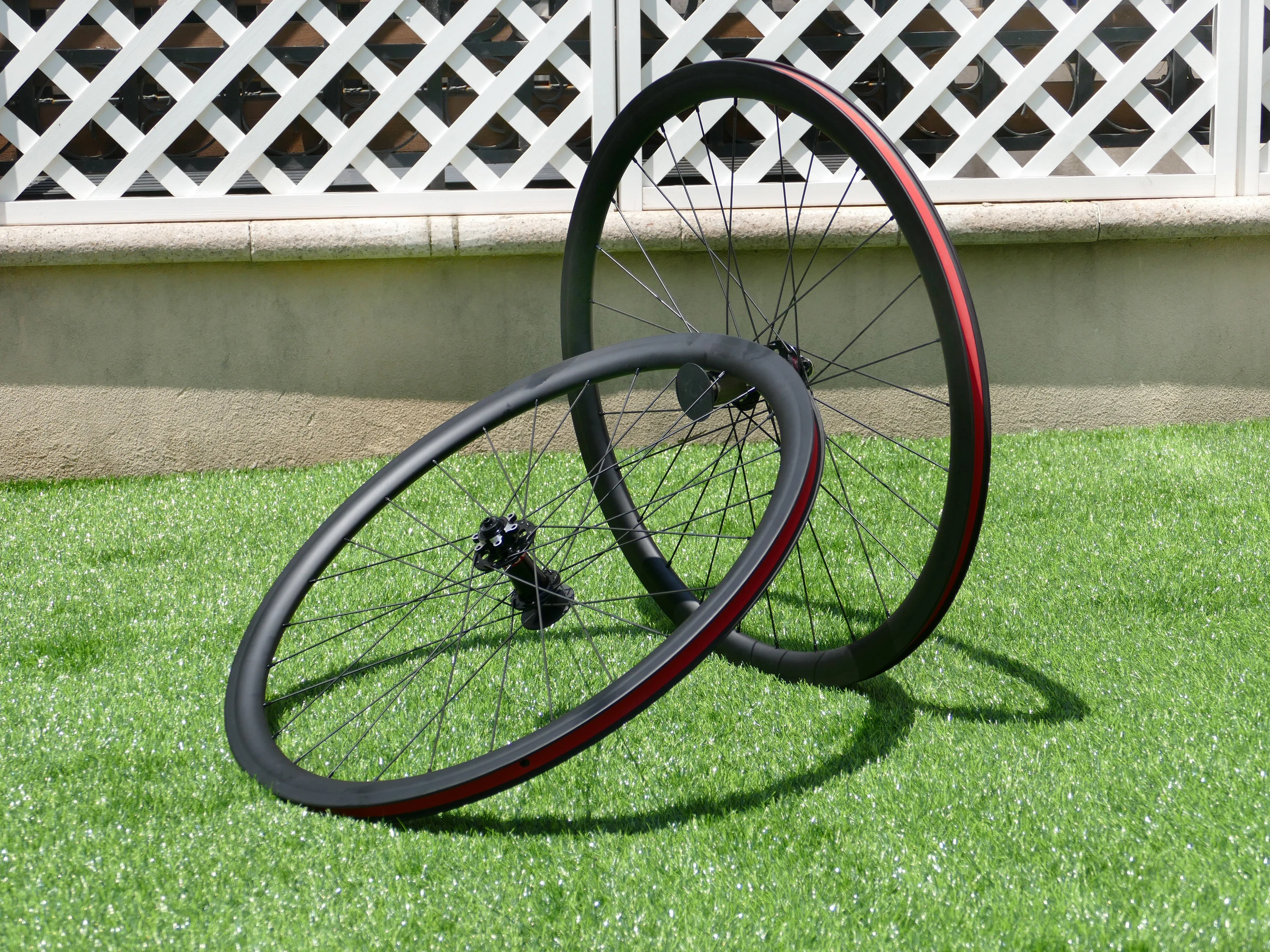 

Ultra Light Clincher Wheel 38mm Full Carbon Road Cyclocross Bike Wheelset for Disc Brake Quick Release Front QR / Rear QR 135mm