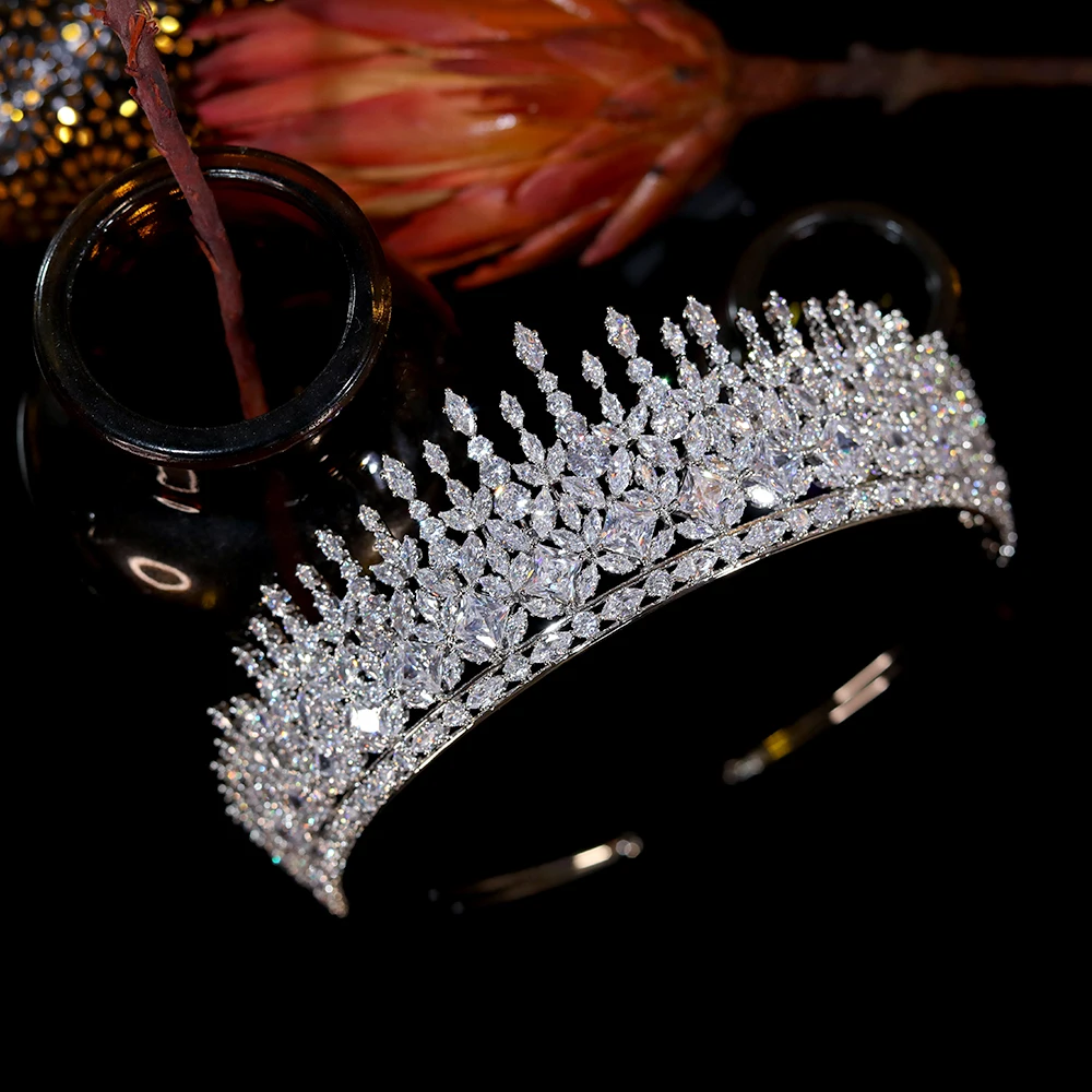 Asnora  luxury women’s crown