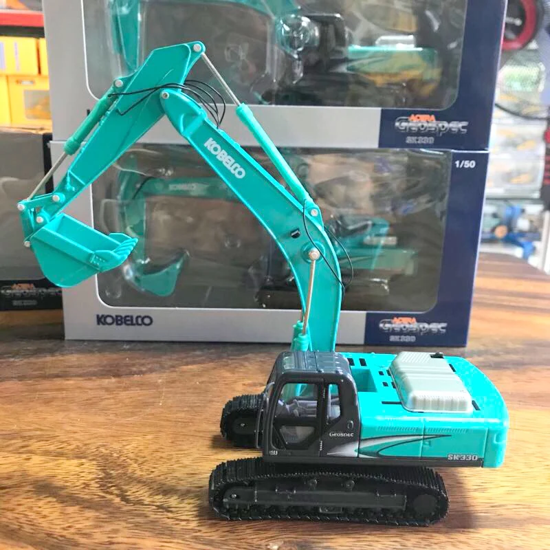 Литая Игрушечная модель 1:50 Масштаб Kobelco SK330-8 гидравлические экскаваторы с металлической дорожкой строительная техника Игрушечная модель автомобиля - Цвет: Зеленый