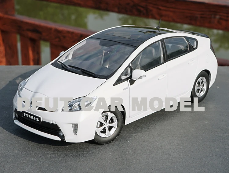 Литая 1:18 игрушечная спортивная модель автомобиля PRIUS из сплава, детские игрушечные машинки, оригинальные авторизованные подлинные детские игрушки, подарок