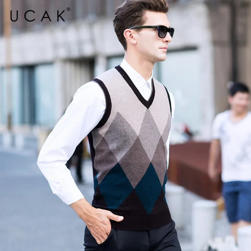 Low Price UCAK Brand Sweaters 2019 New Arrival Autumn Winter Warm V-Neck Casual Striped Pull Homme Pure Merion Wool Sweater Vests U3102