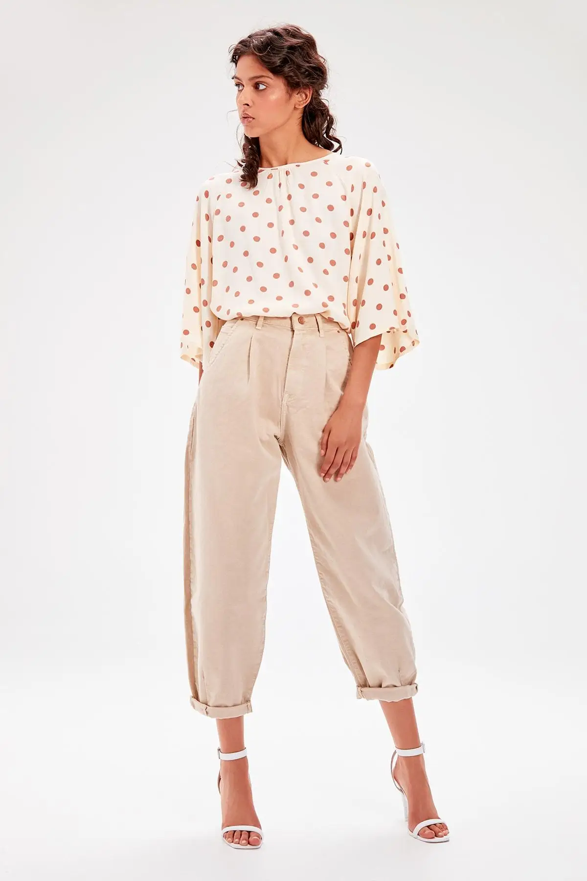 

Trendyol Cream Spotted Bluz TWOAW20BZ0107