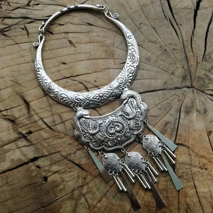 

Tibetan silver retro Chinese style Miao silver collar retro small fish accessories bar hanging jewelry show dance accessories