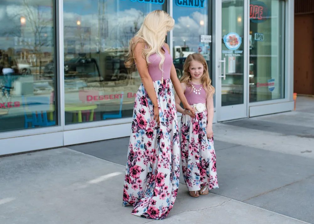 Платья для мамы и дочки; длинное платье с цветочным принтом; одежда для мамы и дочки; Семейные комплекты; одежда «Мама и я»