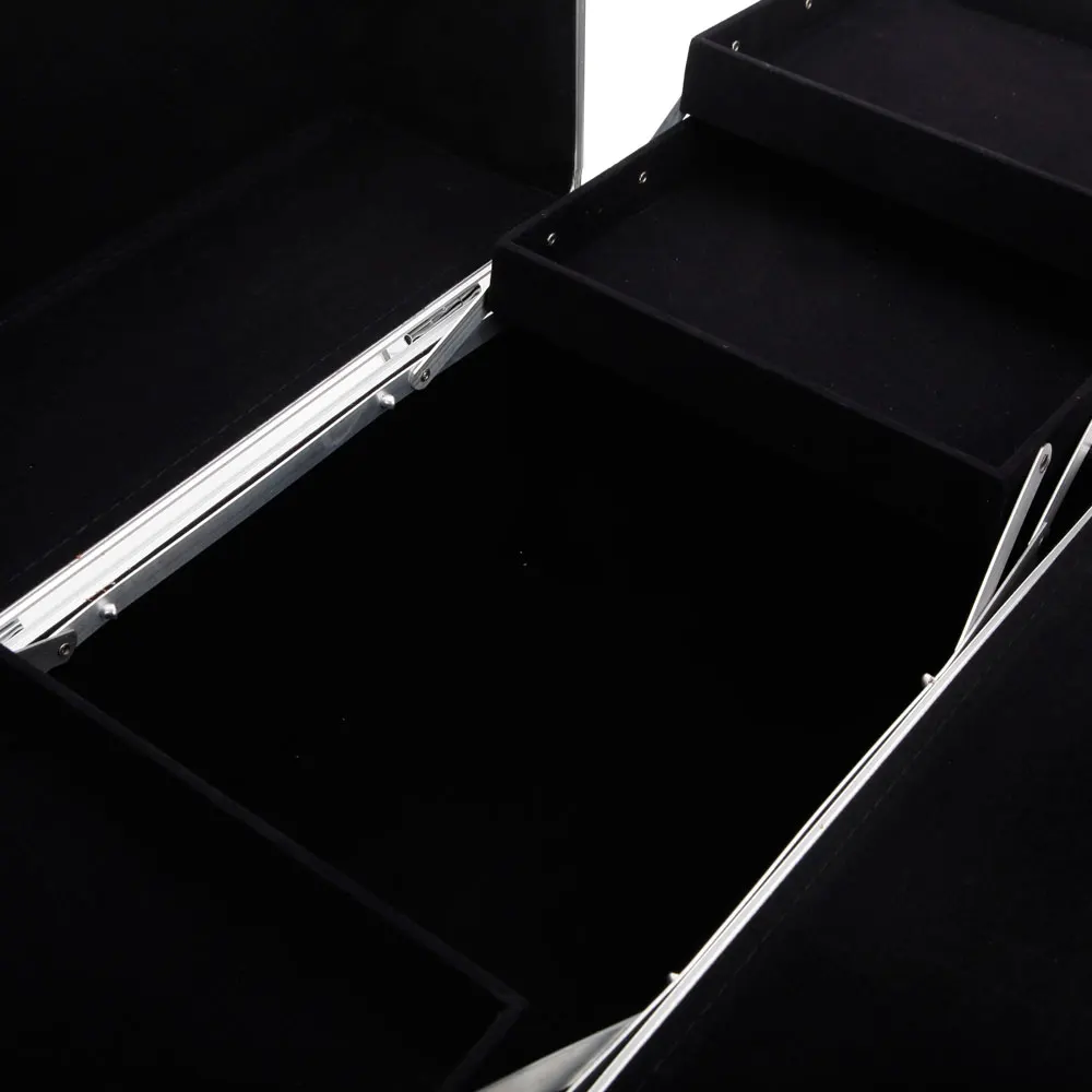 

Portable Aluminum Makeup Storage Box with Keys White
