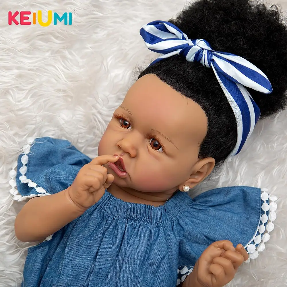 KEIUMI Bebê Reborn Menina Negra Linda 57cm Morena Cabelo Cacheado