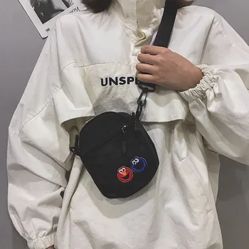 

Ins on the new small bag female 2020 new Korean version of the wild small square bag fashion shoulder messenger bag jump Di bag