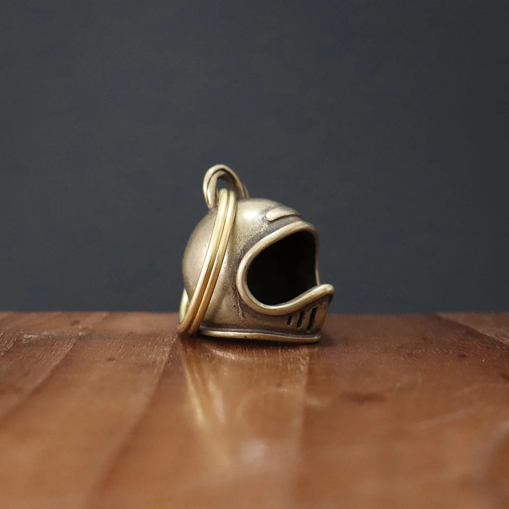 Helmet pendant brass (15)