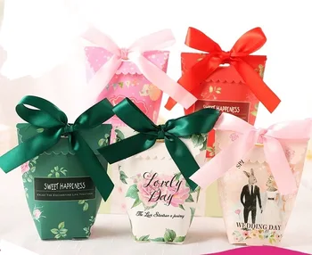 

50pcs/lot White Dress Bride With Green Ribbon Wedding Party Gift Box Creative Couple Candy Boxes Wedding Favor Present Box