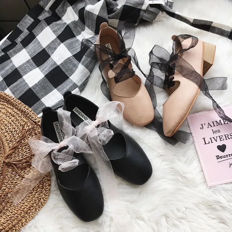 

2020 New spring fashion ladies loafers ankle strap sweet cute soft flat shoes round head casual wild single shoes J16-19