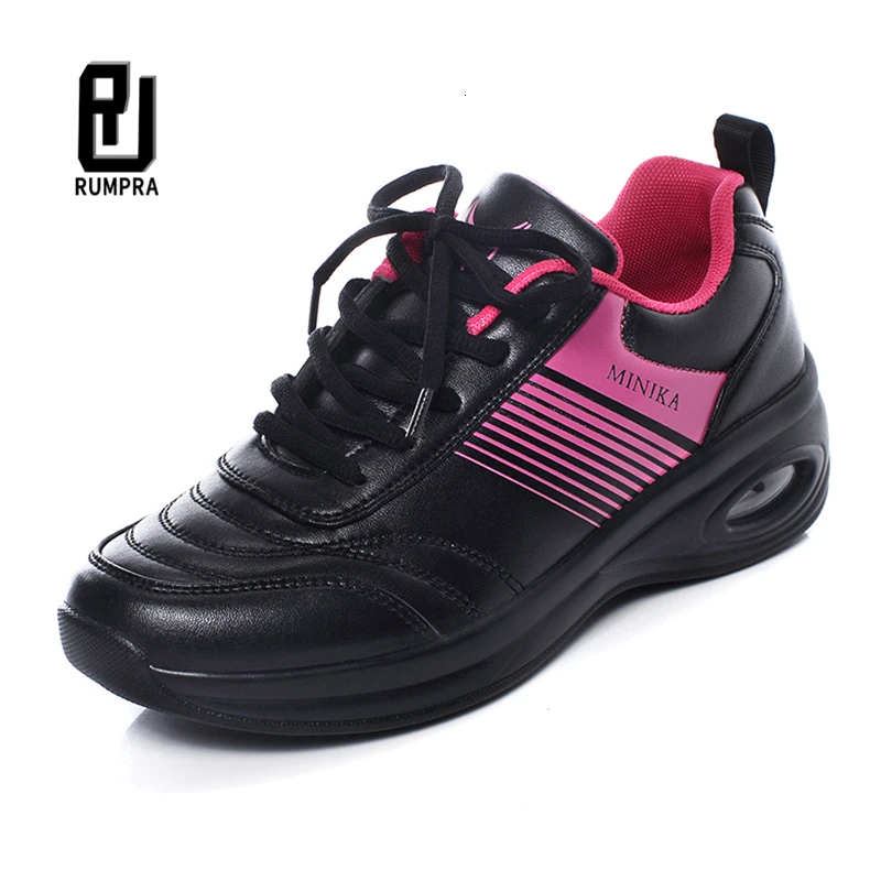 Туфли женские кожаные на танкетке модные кроссовки качалки лоферы толстой