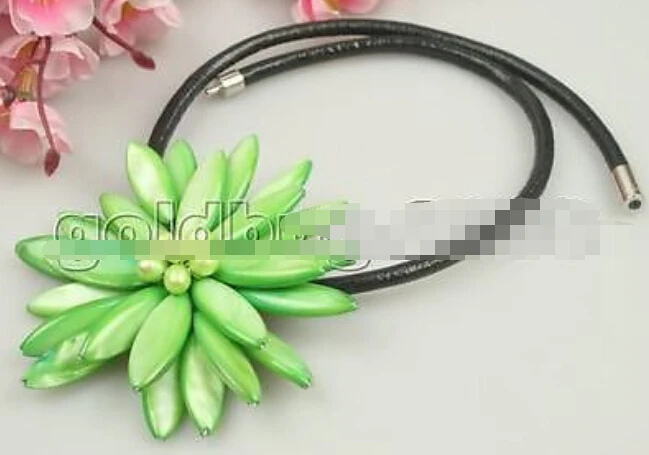 1004+Natural Green Pearl and Shell Flower Pendant Hand Weave Necklace