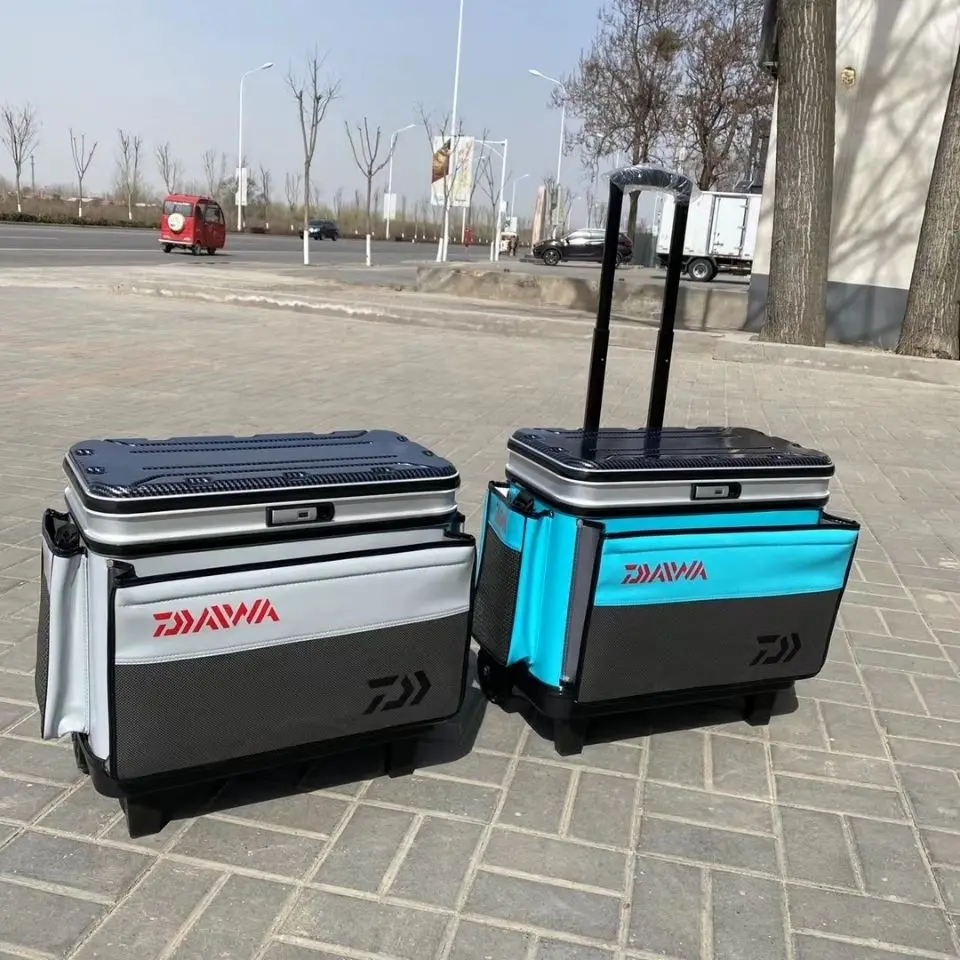 2021 New Daiwa Luggage Case Hard Cover Multifunctional Live Fish Bucket Fish Bucket Fishing Box Trolley Bag Fishing Tackle Box