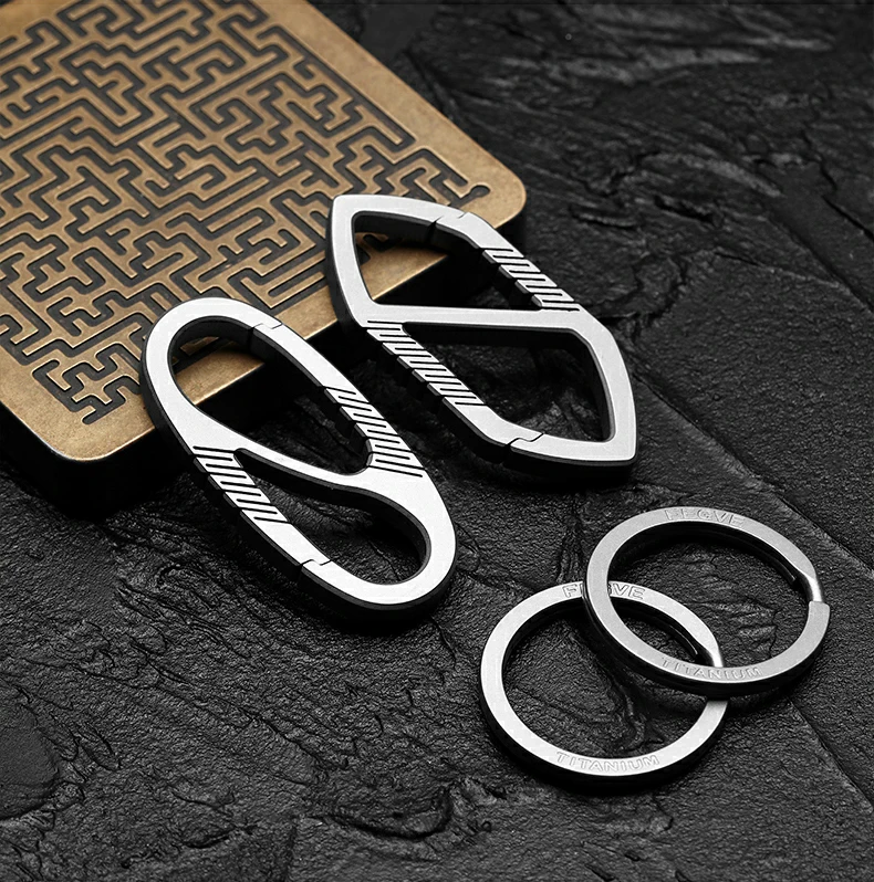 Titanium Men Women Car Keychain Rotatable Buckle Luxury Key Chain Ultra Lightweight EDC Key Ring Holder Upscal Gift for Men Titanium Men Women Car Keychain Rotatable Buckle Luxury Key Chain Ultra Lightweight EDC Key Ring Holder Upscal Gift for Men