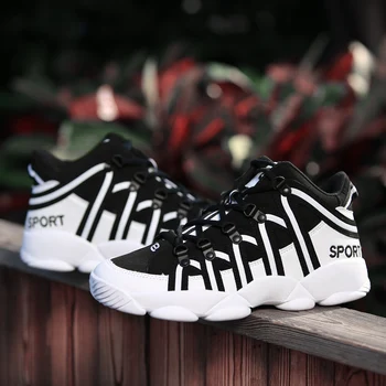 

Couple's casual sports shoes are suitable for sending your lover. A variety of colors can choose this year's hot style