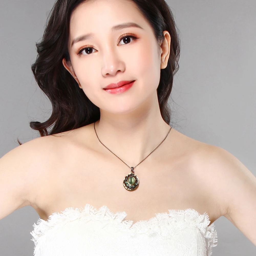 green necklace (3)
