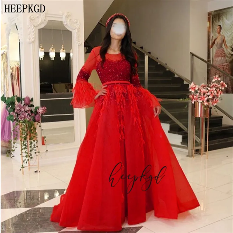 

New Red Long Sleeves Arabic Evening Dress Graceful Crystals Feathers A Line Dubai Prom Party Dresses Custom Made Abendkleider
