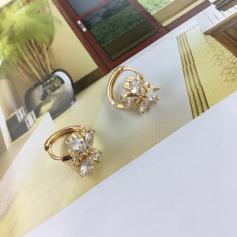 

Korean version version CZ Hoop Earrings Cubic Gold Earrings Hypoallergenic Exquisite Gift Choice for Men Women Buckle Earrings