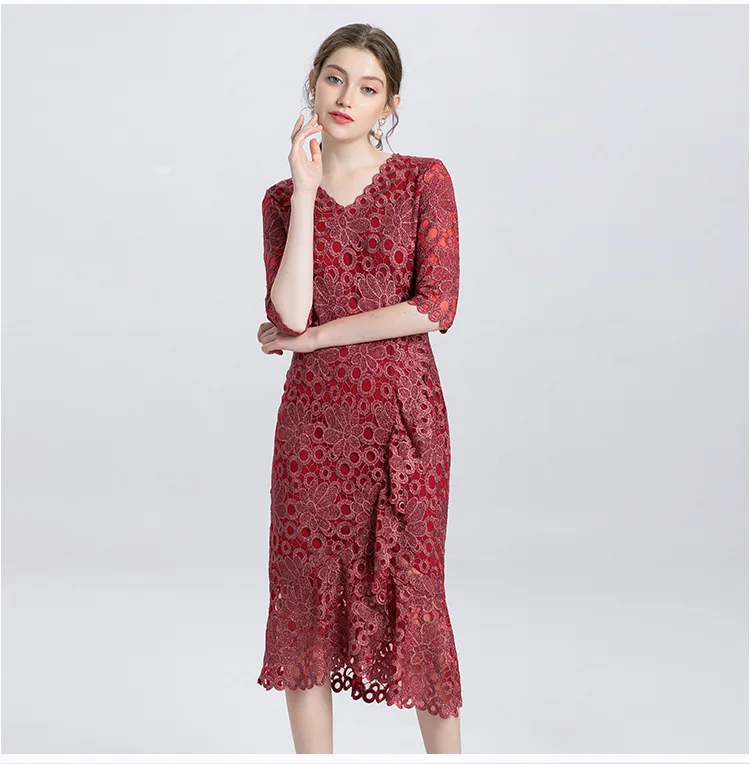 Europe and the United States high-end large size mother with big temperament slim hip tail sleeve flower dress