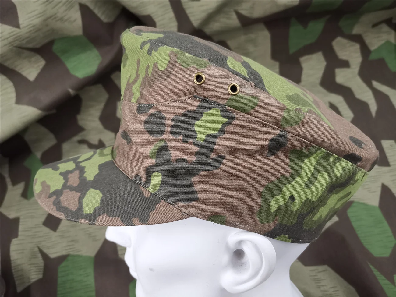 

Второй мировой мир. M.d немецкий. Шапка M43. Камуфляж 1
