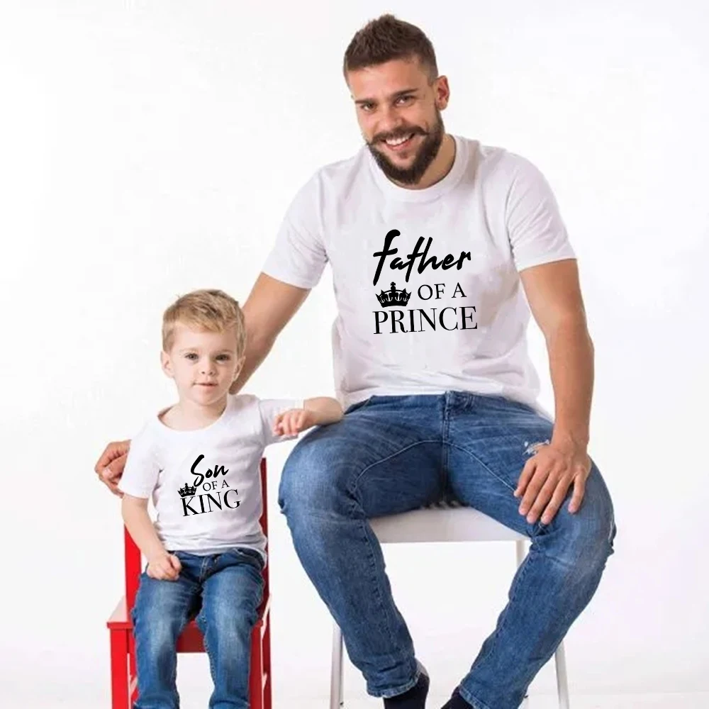 Mejor vendedor  Niños ropa Padre hijo combinación Tops a la moda Harajuku familia trajes de moda de la familia KING cebollas mamá papá camiseta NyoQWObXZ