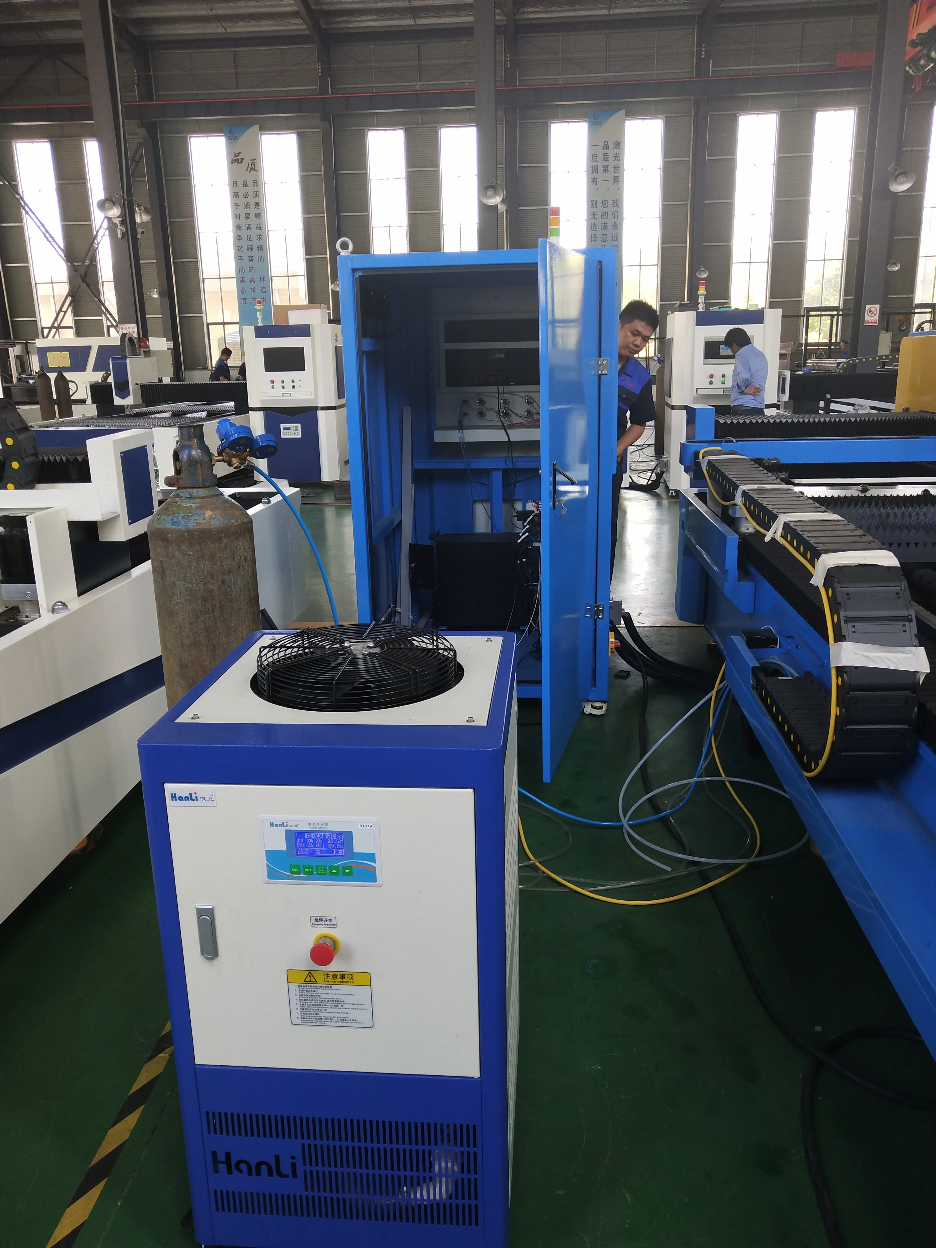 2000 Вт источник питания CNC открытого типа волоконный лазерный станок для резки листового металла авто-форма резак