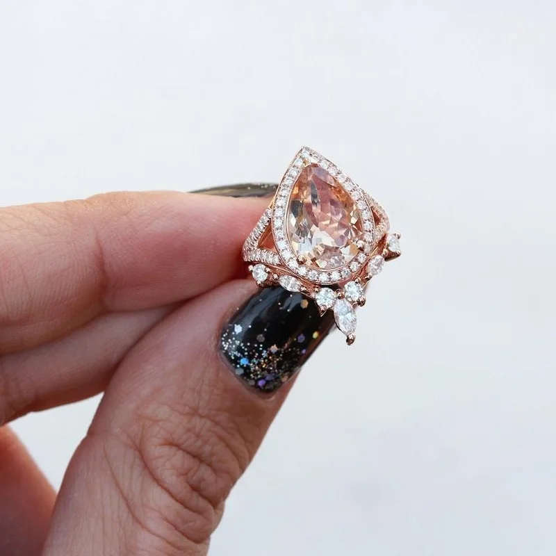 

2024Woman Rings Korean Fashion Gothic Accessories Water Drop Pear-Shaped Diamond Couple Rings 18K Rose Gold Plated Gold Jewelry