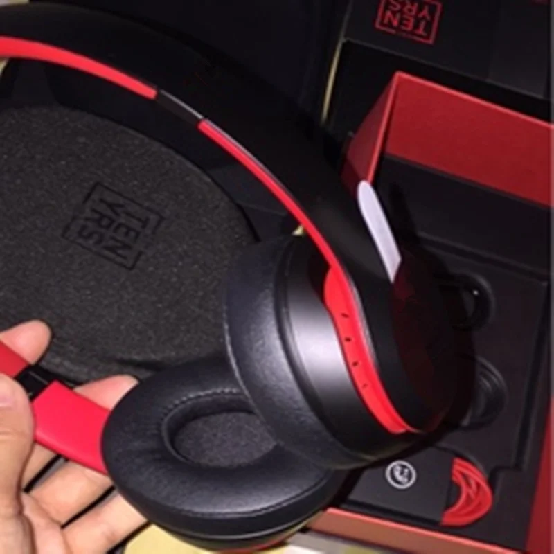 Beats Solo 3 Wireless TEN YRS 02
