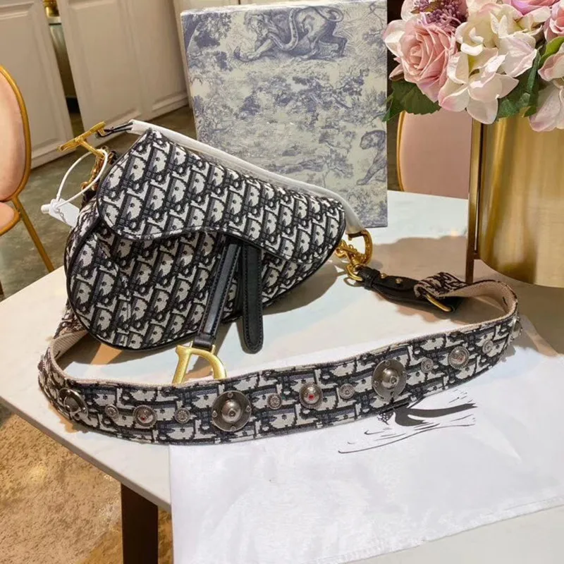 

2019 Women's New Fashion Print Saddle For Lady Trend Handbags and Shoulder Pockets Soft Canvas Casual Messenger Women'a Handbags