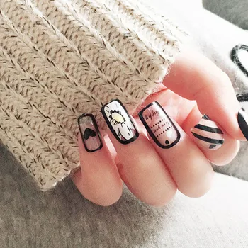 

24pcs Long Size Full Cover artificial nails with Glue Daisy Flower Printing Black False Nails Transparent Fake press on Nails