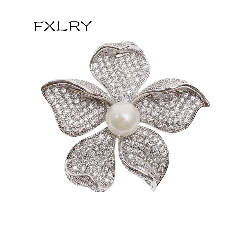 

FXLRY New Arrive Romantic Fashion Women White ZC AAA Cubic Zircon ,Pearl Flowers Brooches Sweater Coat Accessories