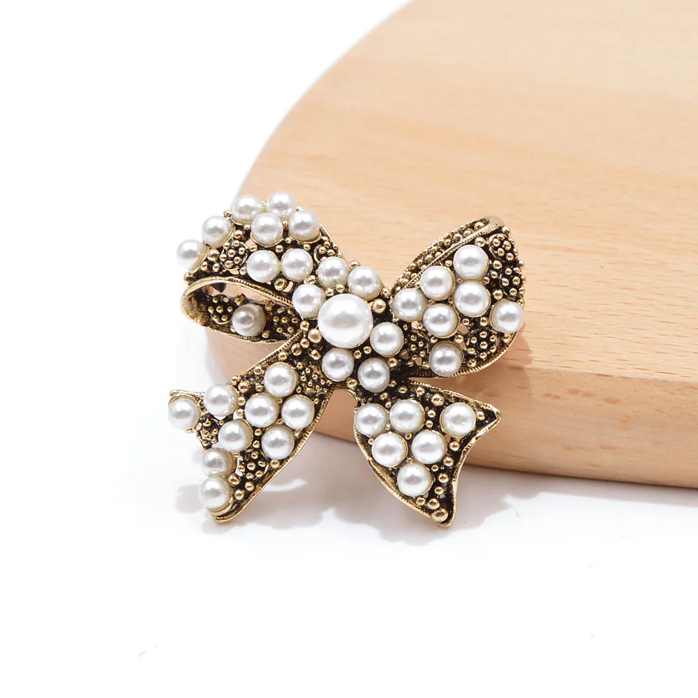 CINDY-XIANG-Vintage-Pearl-Bow-Brooches-for-Women-Fashion-Baroque-Style-Pins-Wedding-Corsage-Party-Accessories (2)