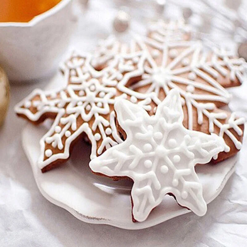 

5PC/Set Christmas Decor Tree Snowflake Molds Metal Cookie Cutter Sugarcraft Fondant Cake Tools Biscuit Mould Decor