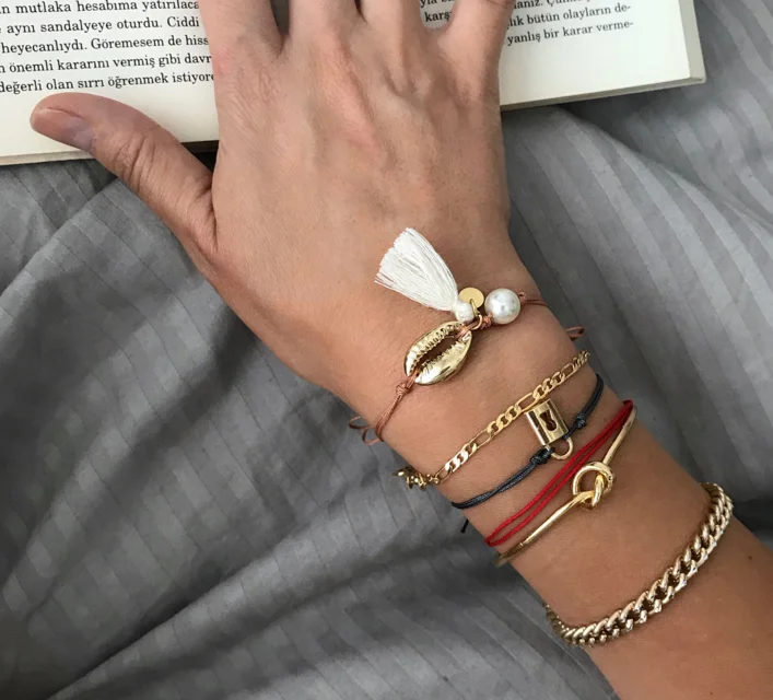 6 шт./партия Для женщин Браслеты в богемном стиле Модные Винтаж жемчужная раковина с бахромой браслет комплект ювелирных изделий Очаровательные пляжные ювелирные изделия аксессуары