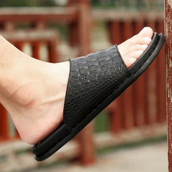 

Fashion Summer Men slippers Men genuine Leather Shoes Casual Sandalias outdoor Men Beach slippers Design Men's Sandals