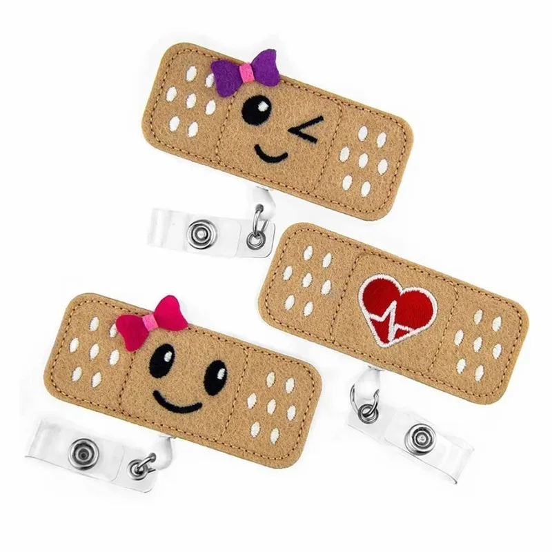 Soporte retráctil para insignia de enfermera, Clip retráctil para tarjeta de identificación con Clip de cocodrilo, soporte para insignia con cara de sonrisa y nombre, 1 Uds.