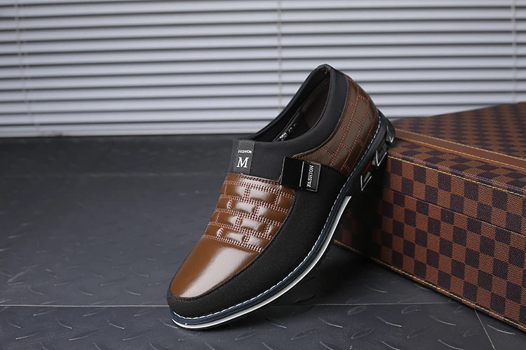 Men's Classy PU Leather Casual Loafers Display 1