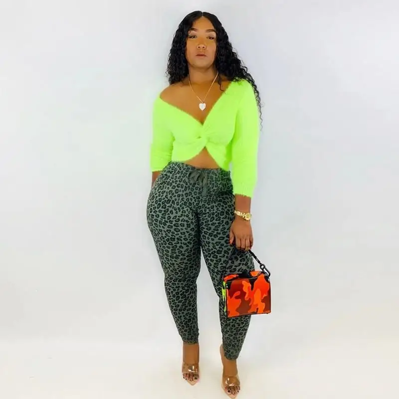 

Neon Causal Plus Size Backless Two Piece Set Sexy Club Women Off Shoulder Crop Tops And Leopard Pencil Pants Matching Sets