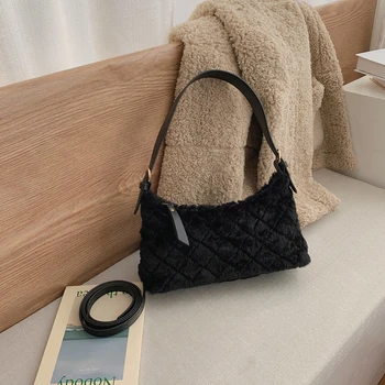 

Fashion Lattice Pattern Underarm Bag Autumn Women Solid Color Plush Shoulder Handbags Portable Commuter Street Crossbody Bags