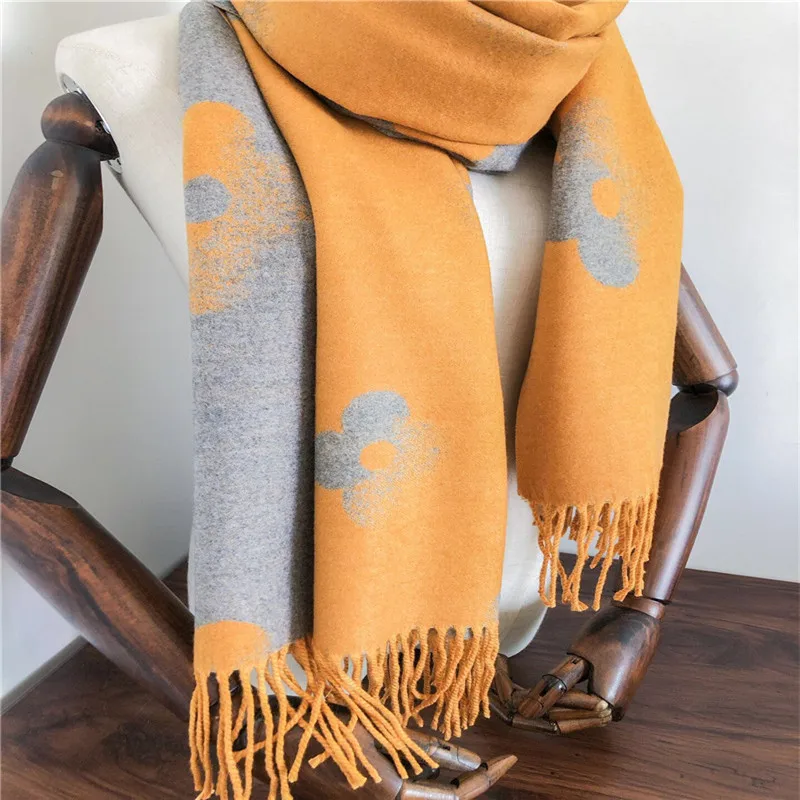 

Korean version of the new four-leaf grass cashmere imitation scarf for ladies in2019,winter warm shawl fringed clover scarf lady