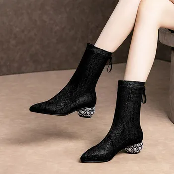 

Thick ankle boots with 2019 spring, autumn and winter new slim low-heeled large size women's boots
