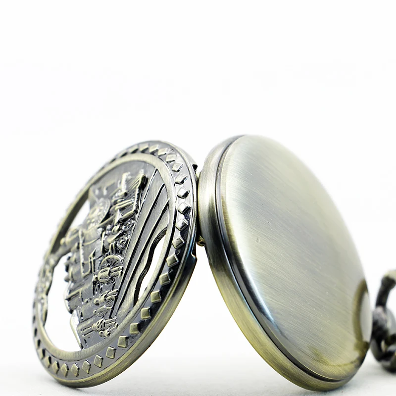 Retro-Bronze-Hollow-Train-Pocket-Watch-Necklace-Pendant-Chain-Vintage-Quartz-Pocket-Watch-Unisex-Gifts-WP4007 (3)