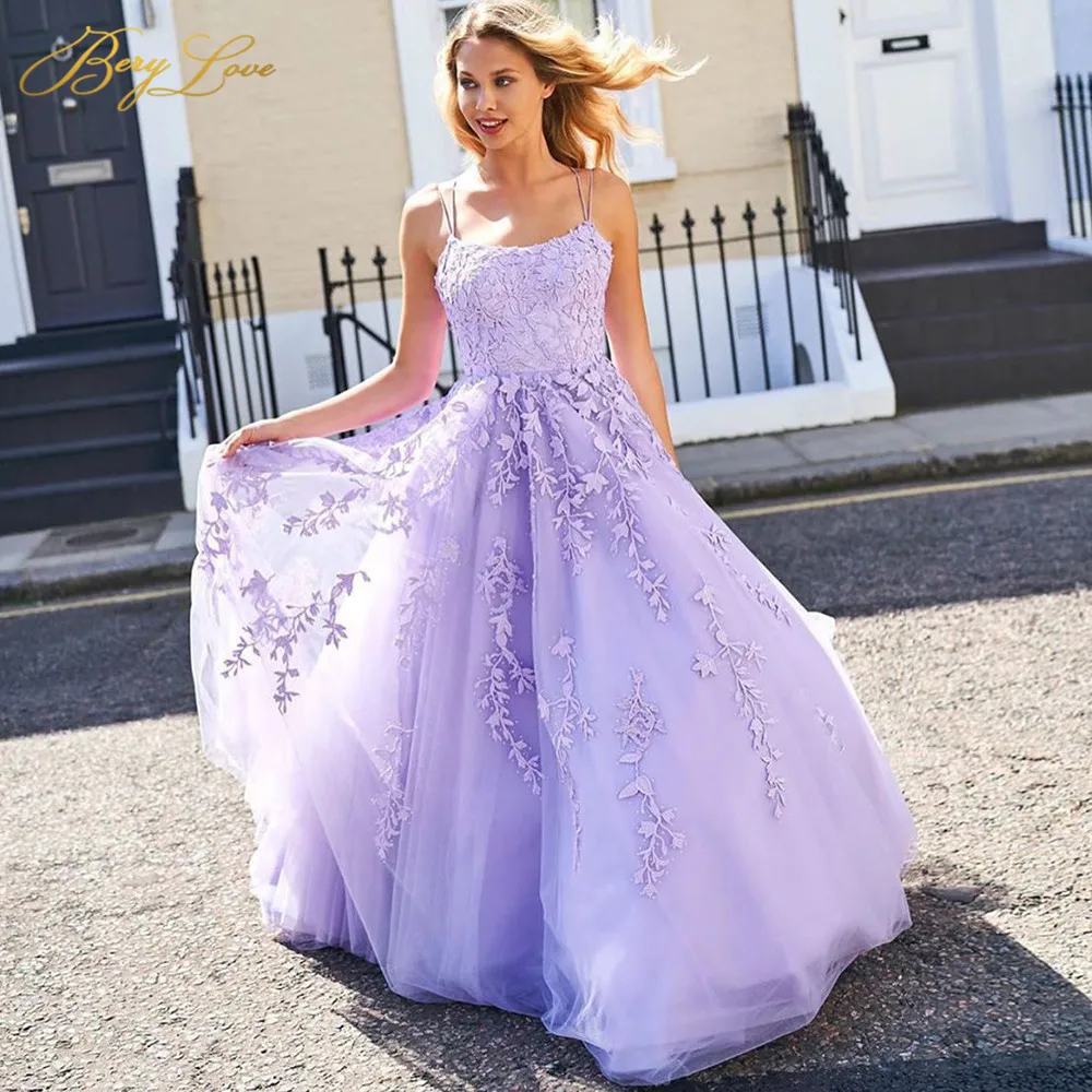 

Lavender Prom Dresses Spaghetti Straps Boat Neck Lace Up Back Evening Dress Appliques Robe de soirée