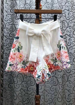 

2020 Spring and Summer New Women's Lace-up Knotted Waist Hugging Embroidery Flower Color Matching All-match Shorts Casual 526