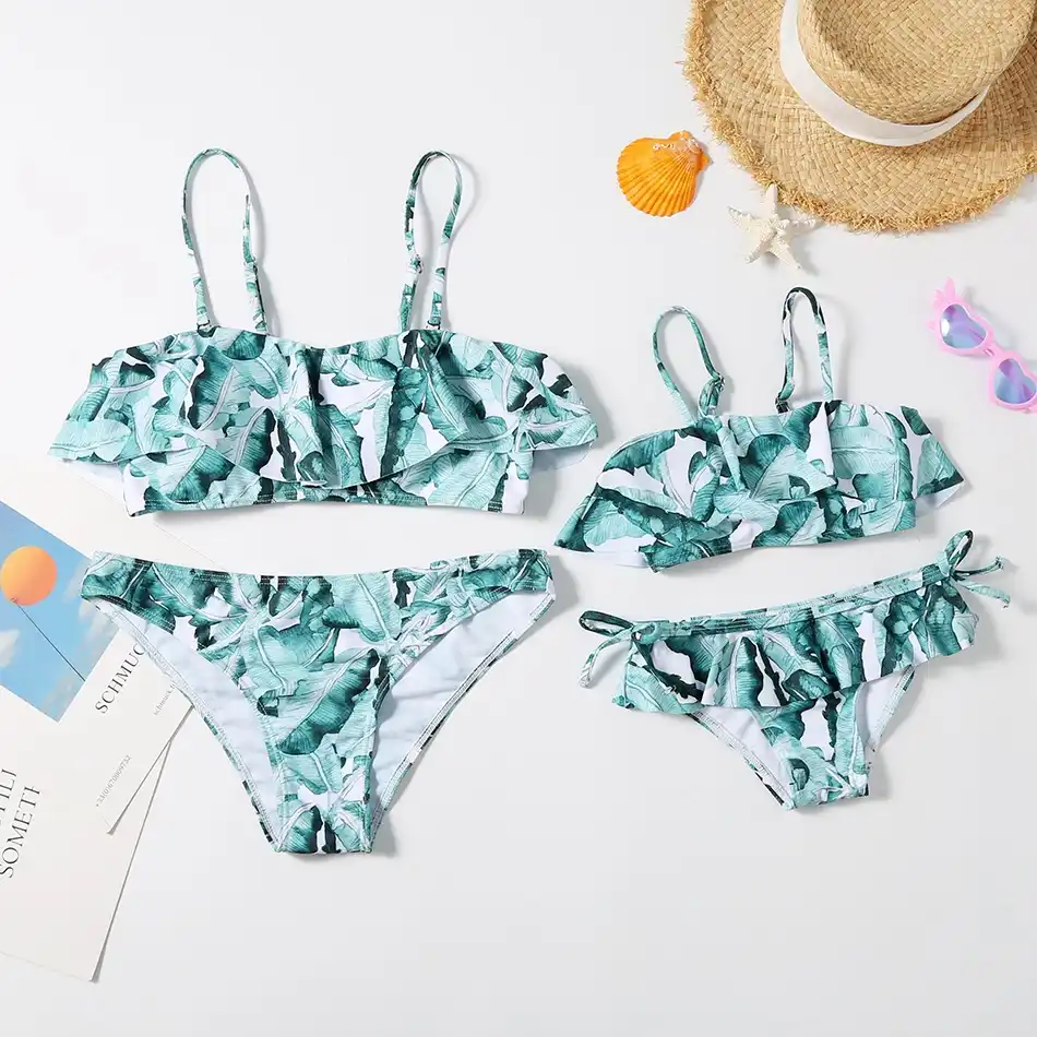 mum and daughter matching bikini