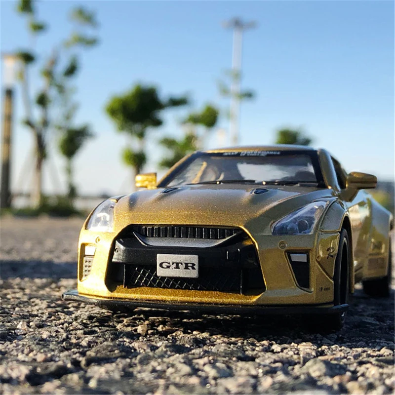 

MEOA New 1:32 Alloy GTR Sport Car Model With Simulation Lights/Sound Pull-back Function Fast And Furious Diecasts & Toy Vehicles