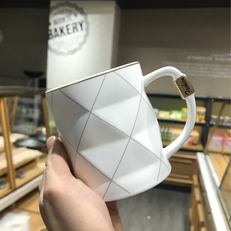 Personality Nordic Ceramic Cup Simple Mug with Lid Spoon Black White Couple Water Household Coffee | Дом и сад