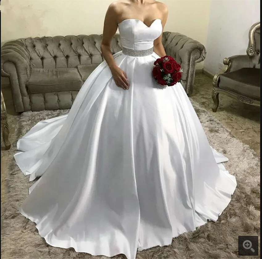 Новое поступление Белое Атласное Бальное платье Свадебные платья без бретелек лиф с сердечком, вышитый бисером пышное свадебное платье платья Лучшие продажи