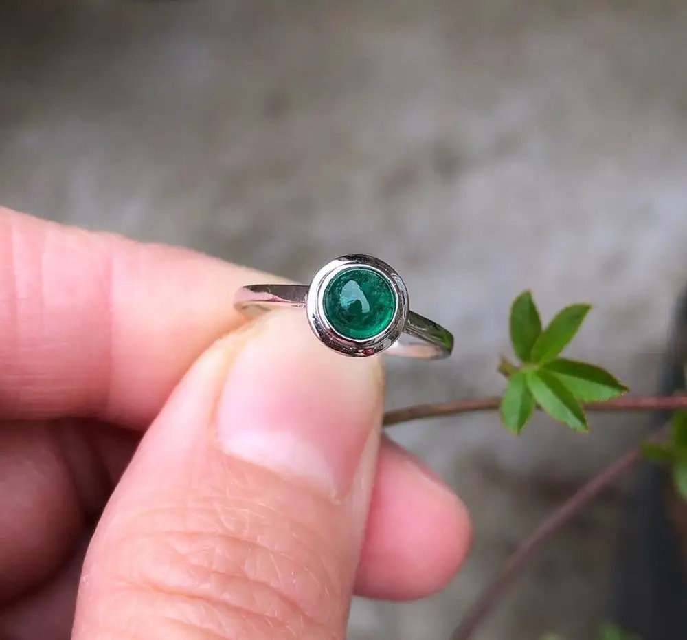 Кольцо с изумрудом P328 ювелирные украшения из золота 18 К 0.65ct яркий зелёный