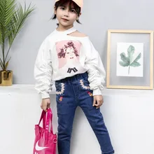 Эластичные джинсы с вышивкой для девочек; Новинка года; осенние брюки; детская одежда в Корейском стиле